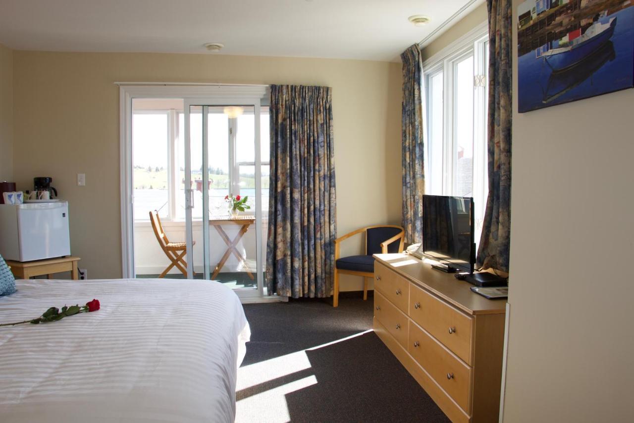 Rum Runner Inn Lunenburg Bagian luar foto