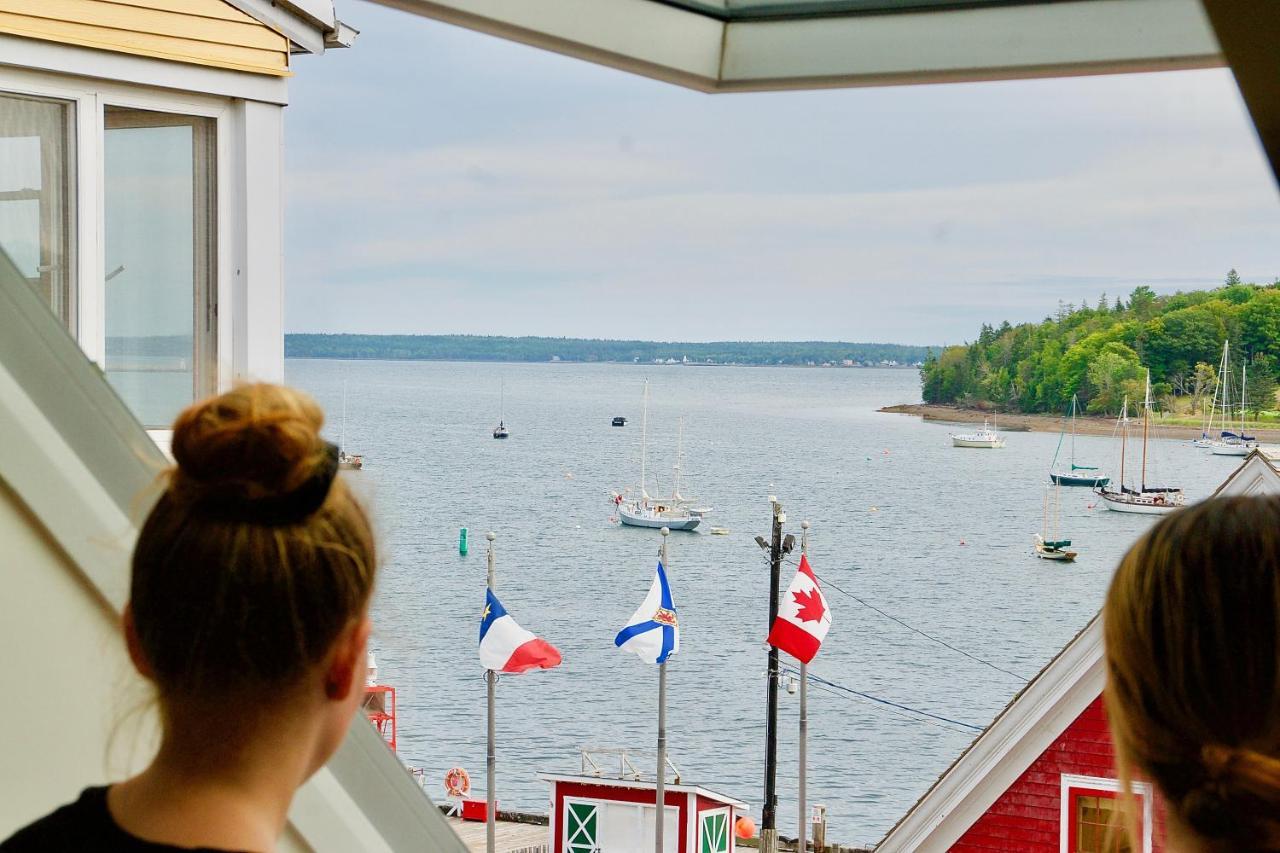 Rum Runner Inn Lunenburg Bagian luar foto