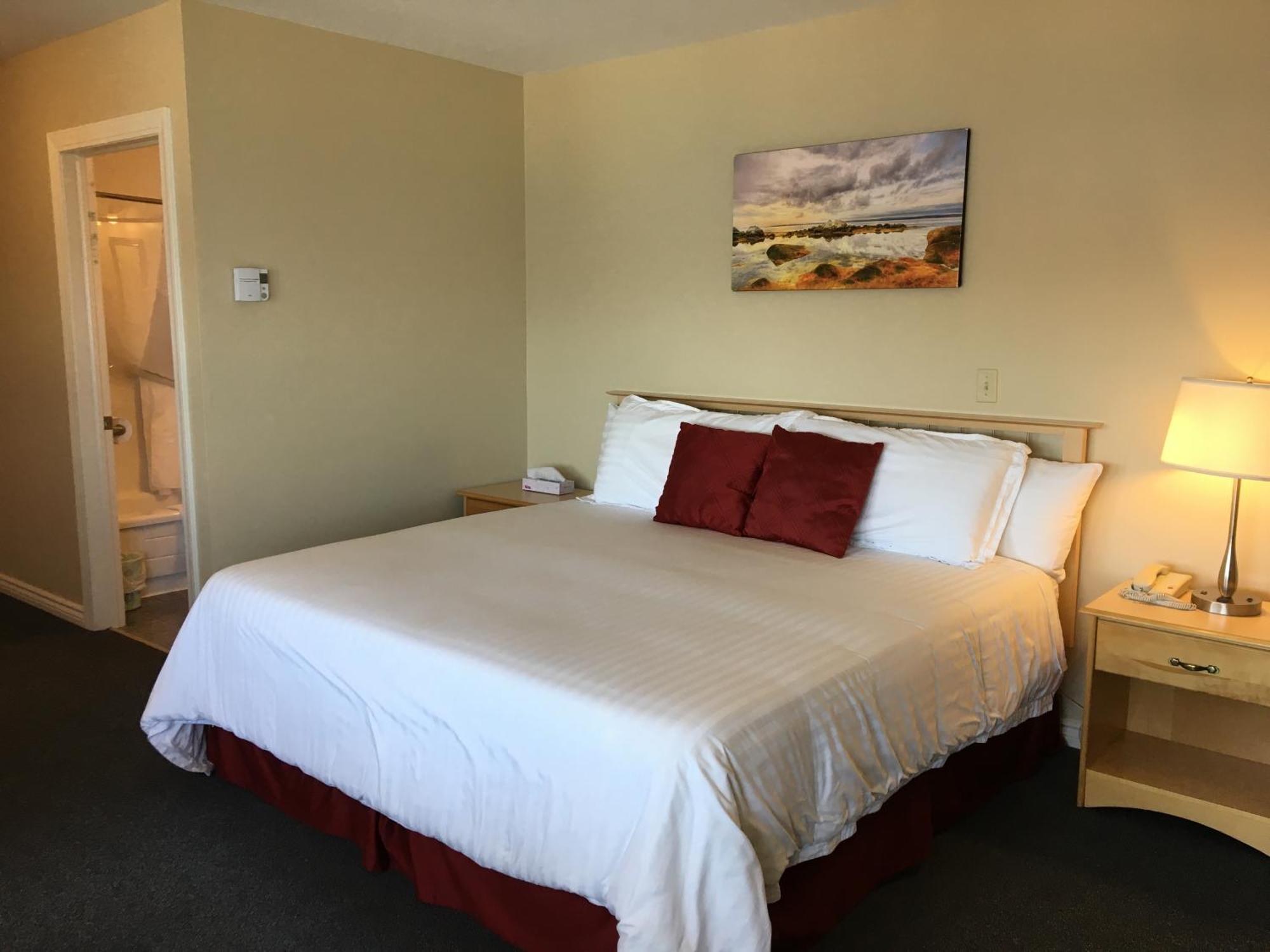 Rum Runner Inn Lunenburg Bagian luar foto