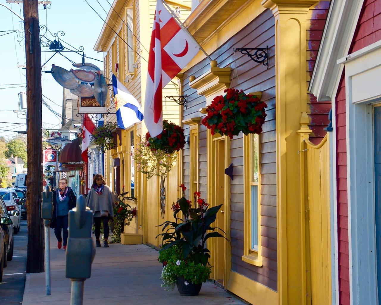 Rum Runner Inn Lunenburg Bagian luar foto