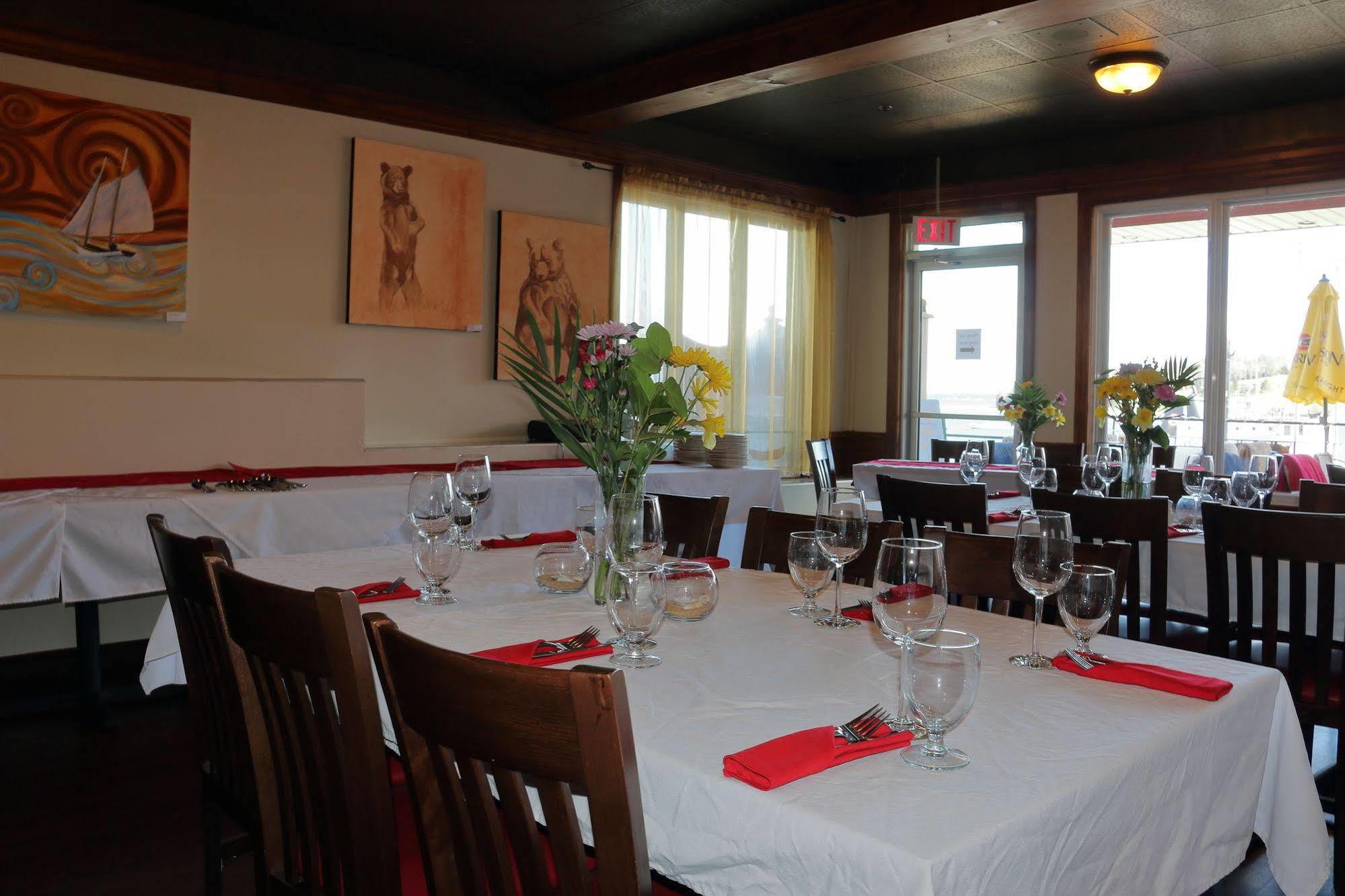 Rum Runner Inn Lunenburg Bagian luar foto