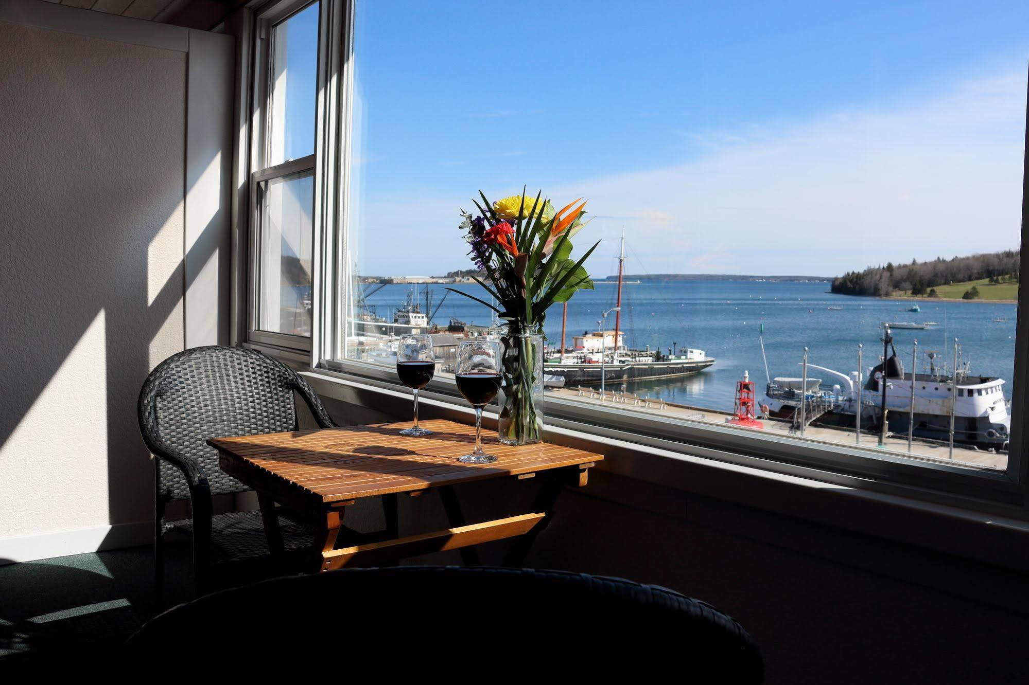 Rum Runner Inn Lunenburg Bagian luar foto